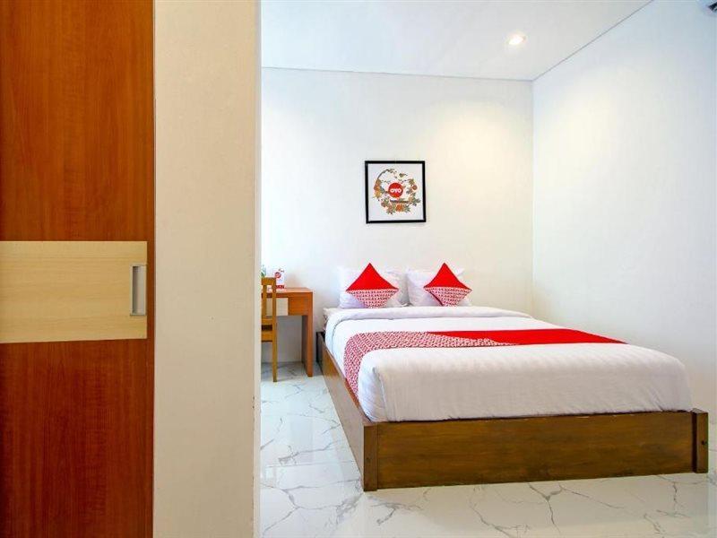 Super Oyo 13I9 88 Exclusive Guesthouse Kejayan Eksteriør billede